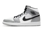 Air Jordan 1 Mid Light Smoke Grey - Maat 42.5 EU, Kleding | Heren, Schoenen, Ophalen of Verzenden, Nieuw