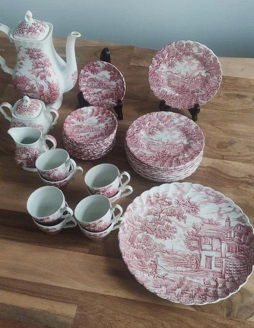 Myott - Koffie- en theeservies (35) - The Hunter rood -, Antiek en Kunst, Antiek | Meubels | Tafels