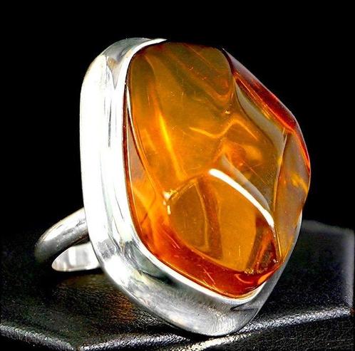 Fantastisch super oranje/cognac juweeltje Mooie Amber, Verzamelen, Mineralen en Fossielen
