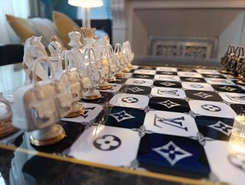 Dominique Kleiner - Vuitton black and white beschikbaar voor biedingen