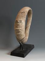 Taino Steen Belangrijk en groot figuurlijk juk. 33 cm H. c., Verzamelen