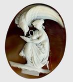 Gesigneerd Ch. Schmoll cameo, Griekse godin Hebe & Zeus als