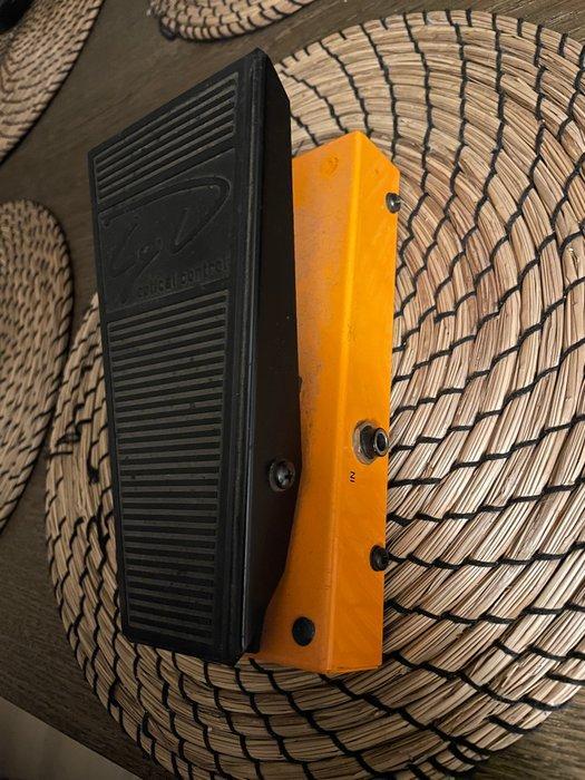 George Dennis - Pédale deffet - Czechia - 1990 (Sans prix, Muziek en Instrumenten, Snaarinstrumenten | Gitaren | Akoestisch