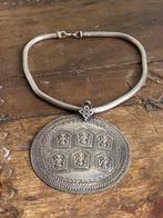 Pendentif indien en forme circulaire (Krittika), Mandala. -