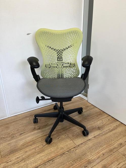 Herman Miller Mirra Lime Yellow Opgeknapt - 5 Jaar Garantie!, Huis en Inrichting, Bureaustoelen, Bureaustoel, Geel, Zo goed als nieuw