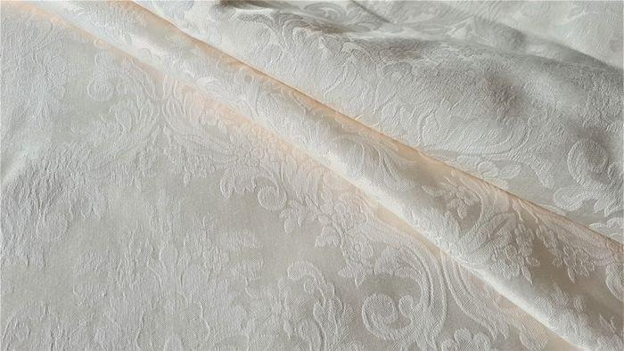 Lusso Sottile: Jacquard meubelstof voor een elegant, Antiek en Kunst, Antiek | Tapijten, Tafelkleden en Textiel