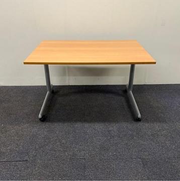 Tweedehands ahrend bureau 120x80 cm, hoogte instelbaar,, Bureau
