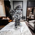 Patryk Konrad - Super Mario pop art sculpture, holographic