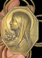 Gotische religieuze plaquette met opengewerkt patroon in Art