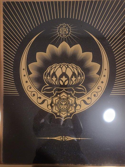 Shepard Fairey (OBEY) (1970) - OBEY LOTUS CRESCENT (BLACK &, Antiek en Kunst, Kunst | Designobjecten