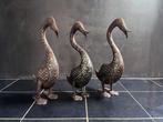 Set van 3 bronzen decoratieve zwanen (65 cm hoog!) – met, Antiek en Kunst