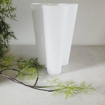 Iittala - Alvar Aalto - Vase - Savoy (Opaline), Modèle le
