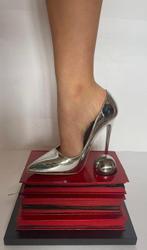 Arianna De Blanck (2003) - BLAZE- Sphere /Stiletto on