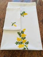 borduurwerk, mimosa - Tafelkleed (7) - 220 cm - 143 cm - De, Antiek en Kunst