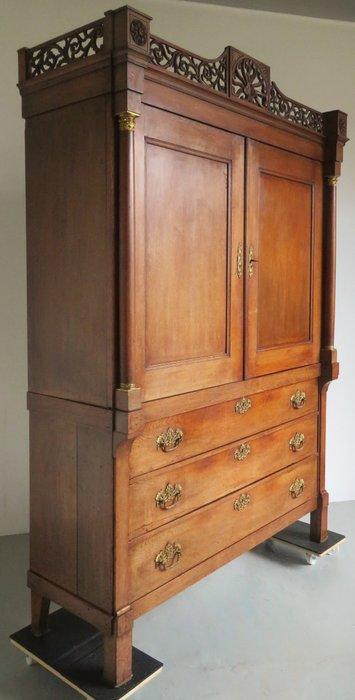 Armoire - Chêne - Avec galerie, Antiek en Kunst, Antiek | Overige Antiek
