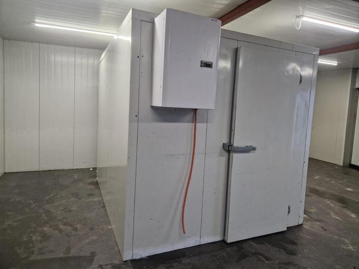 Koelcel 226 x 261 x 218 cm stekker klaar, Zakelijke goederen, Horeca | Keukenapparatuur, Gebruikt, Koelen en Vriezen