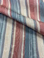 Prestigieuze moiré-ribstof in zijde-mix met gemiddeld