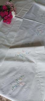 Ensemble complet de draps et doreillers du coffre de