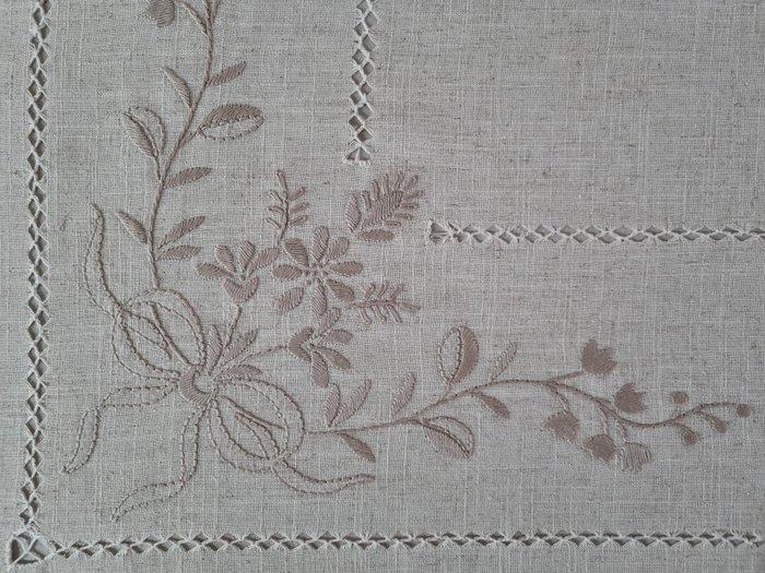 Tovaglia in canapa di lino con ricamo a mano 12 posti, Antiquités & Art, Tapis & Textile