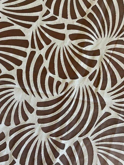 Voilage élégant brodé. Motif méditerranéen coquillages -, Antiek en Kunst, Antiek | Tapijten, Tafelkleden en Textiel