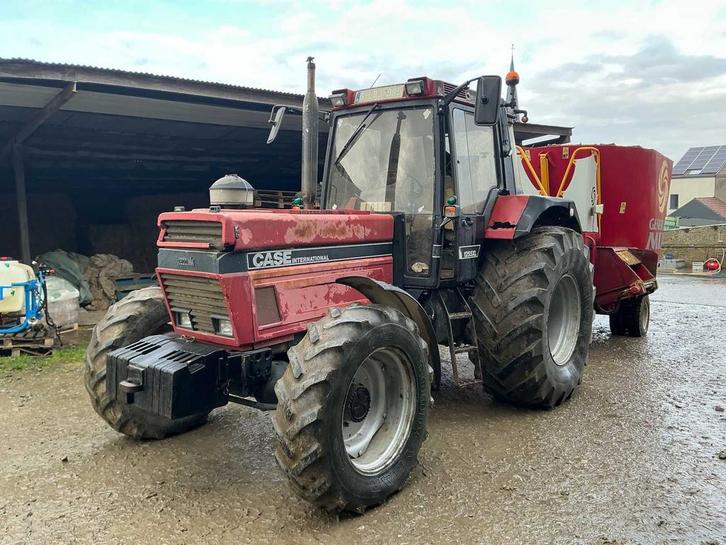 Case 1255 XL Vierwielaangedreven landbouwtractor, Articles professionnels, Agriculture | Tracteurs