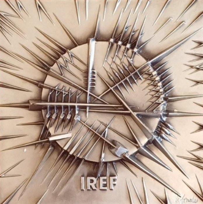 Arnaldo Pomodoro (1926) - Reliëf, Piastra per IREF 18 cm -, Antiek en Kunst, Antiek | Overige Antiek