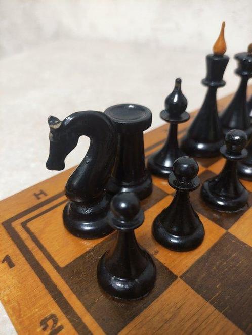 Schaakspel - Vintage chess. Mordovian chess. USSR. Wooden., Antiek en Kunst, Curiosa en Brocante