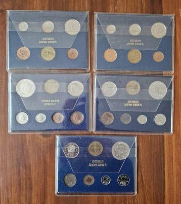 Nederland. 25 Muntsets Juliana en Beatrix. Gulden 1976 t/m beschikbaar voor biedingen