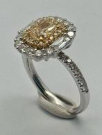 Bague Or blanc 750 avec diamant Fancy en forme de coussin et, Bijoux, Sacs & Beauté, Bagues