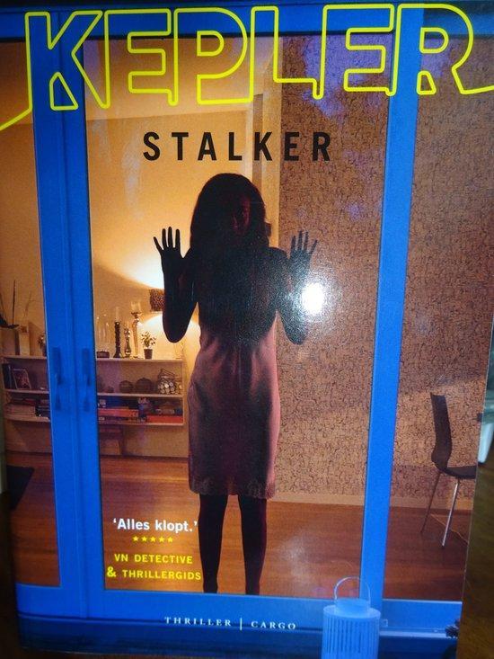 De Stalker Lars Kepler 9789403187013 Lars Kepler, Boeken, Overige Boeken, Gelezen, Verzenden