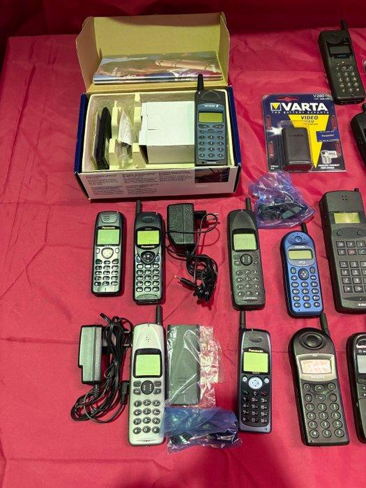 Nokia Groot kavel vintage mobiele telefoons (ca. 40 stuks) –, Games en Spelcomputers, Spelcomputers | Overige Accessoires