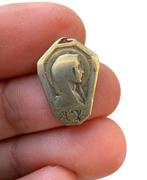 Esoterische en mysterieuze gotische bronzen medaille,