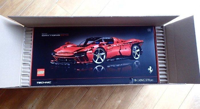 Lego Set - Technic - 42143 Ferrari Daytona SP3 + 5007627 The, Kinderen en Baby's, Speelgoed | Duplo en Lego