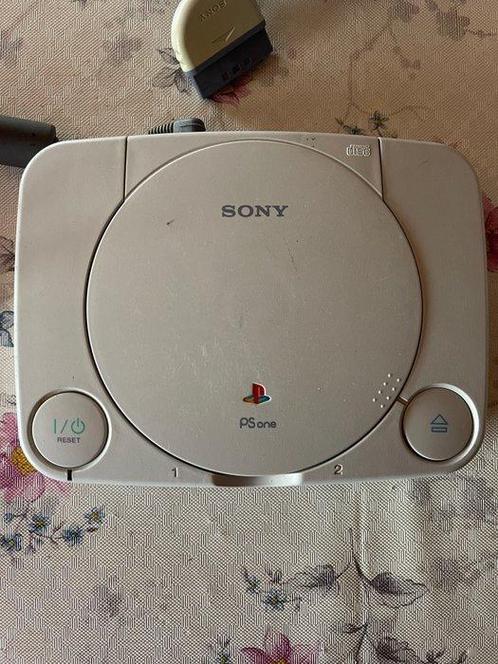 Sony - Playstation 1 (PS1) - PS One Complete set plus 5, Games en Spelcomputers, Spelcomputers | Overige Accessoires