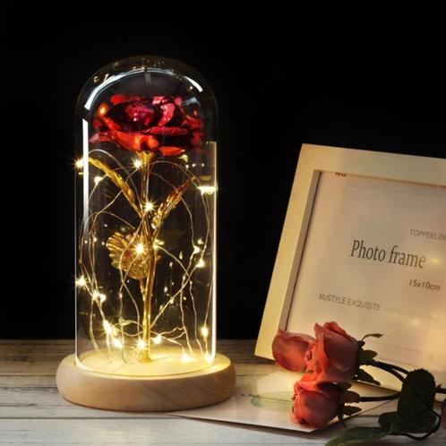 Kunst Roos in Glazen Stolp met Verlichting - Zijden Rozen, Huis en Inrichting, Woonaccessoires | Kunstplanten en Kunstbloemen