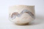 Chawan japonais traditionnel avec émaillage ivoire et motif