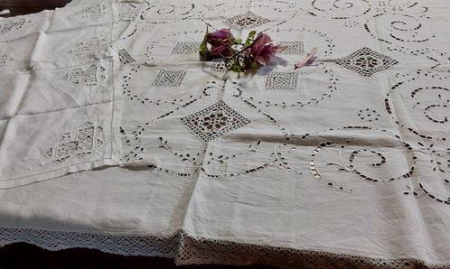 Drap de lit (2) - 140 cm - 123 cm - Anciennes broderies, Antiek en Kunst, Antiek | Tapijten, Tafelkleden en Textiel