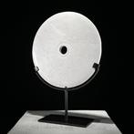 Decoratief ornament - NO RESERVE PRICE - White Marble Disc, Verzamelen, Dierenverzamelingen, Nieuw