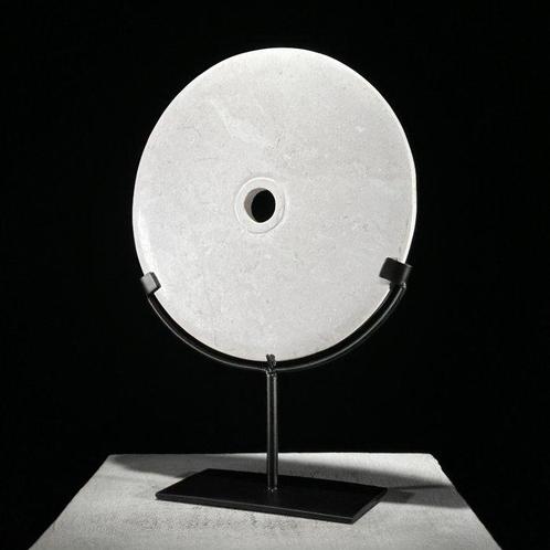 Decoratief ornament - NO RESERVE PRICE - White Marble Disc, Verzamelen, Dierenverzamelingen