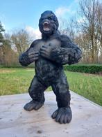 Statue, 64 cm high strong silverback gorilla - 64 cm -