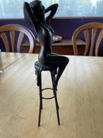 D.H. Chiparus - Statuette, Femme nue sur un tabouret - 28 cm