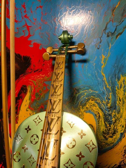 fp pop art - Louis vuitton violon vert avocat snake tailart, Antiquités & Art, Art | Objets design