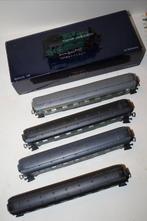 Liliput H0 - L109107 - Treinset (5) - V93 met vier autos -