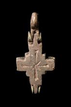 Byzantijns Bronzen kruis  (Zonder Minimumprijs)