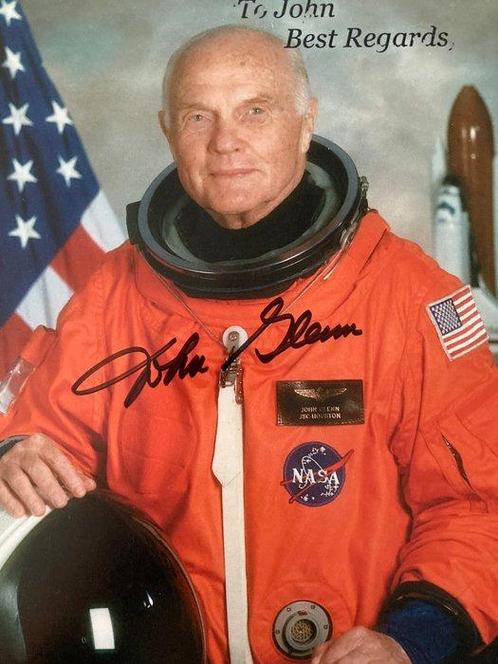 NASA John Glenn - Photo signée 20x25cm - Avec certificat -, Antiek en Kunst, Antiek | Wandborden en Tegels