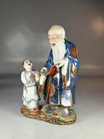 Sculpture homme et enfant - Porselein - China - Republieke, Antiek en Kunst