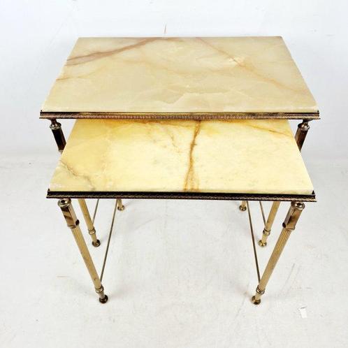 Ensemble de deux élégantes tables gigognes en marbre onyx, Antiquités & Art, Antiquités | Autres Antiquités