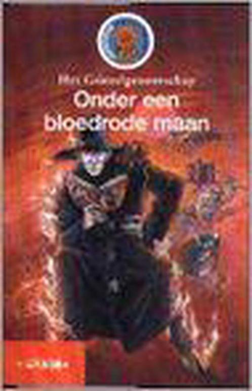 Onder een bloedrode maan 9789027681386, Boeken, Overige Boeken, Gelezen, Verzenden