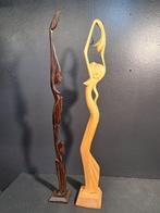 Twee Balinese houtsnijwerken art deco - Statue - Indonésie