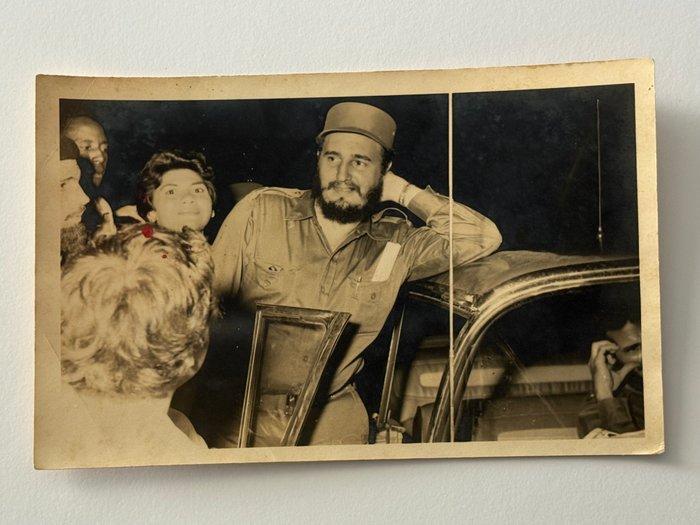 Alberto Korda (1928–2001) - Comandante Fidel Castro apoyado, Antiek en Kunst, Kunst | Designobjecten